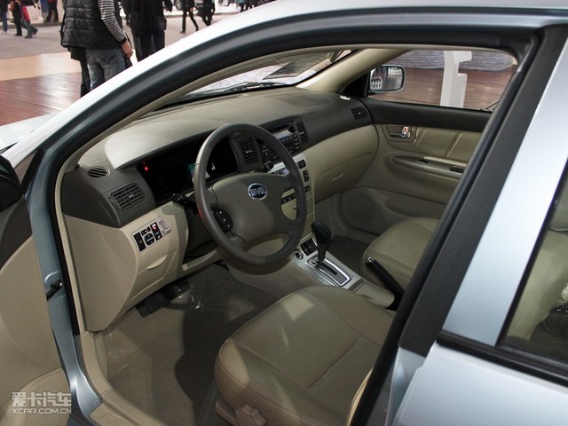 比亚迪汽车2010款比亚迪F3 DM低碳版